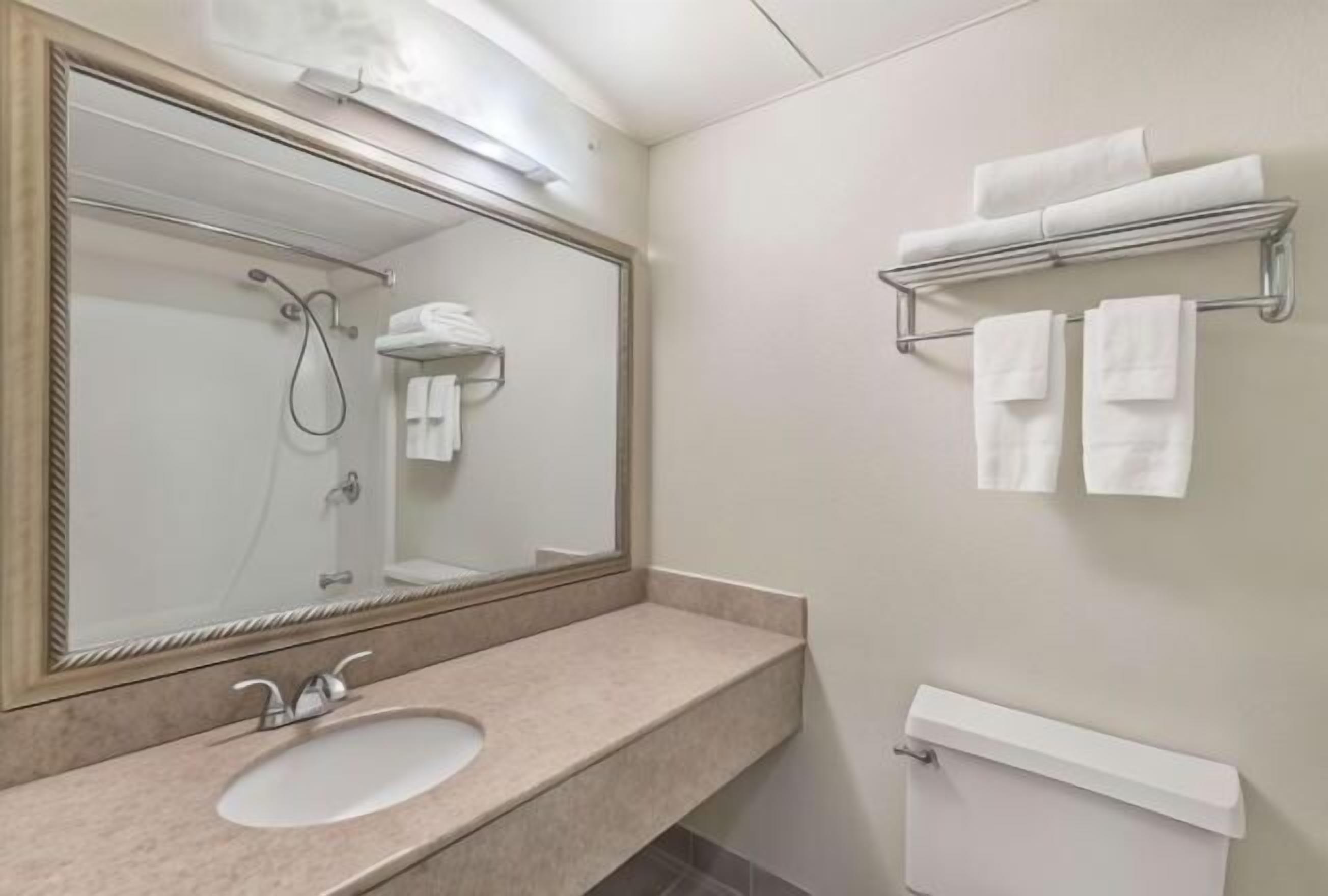 Bathroom | Free toiletries, hair dryer, towels
