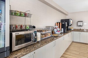 Free daily continental breakfast