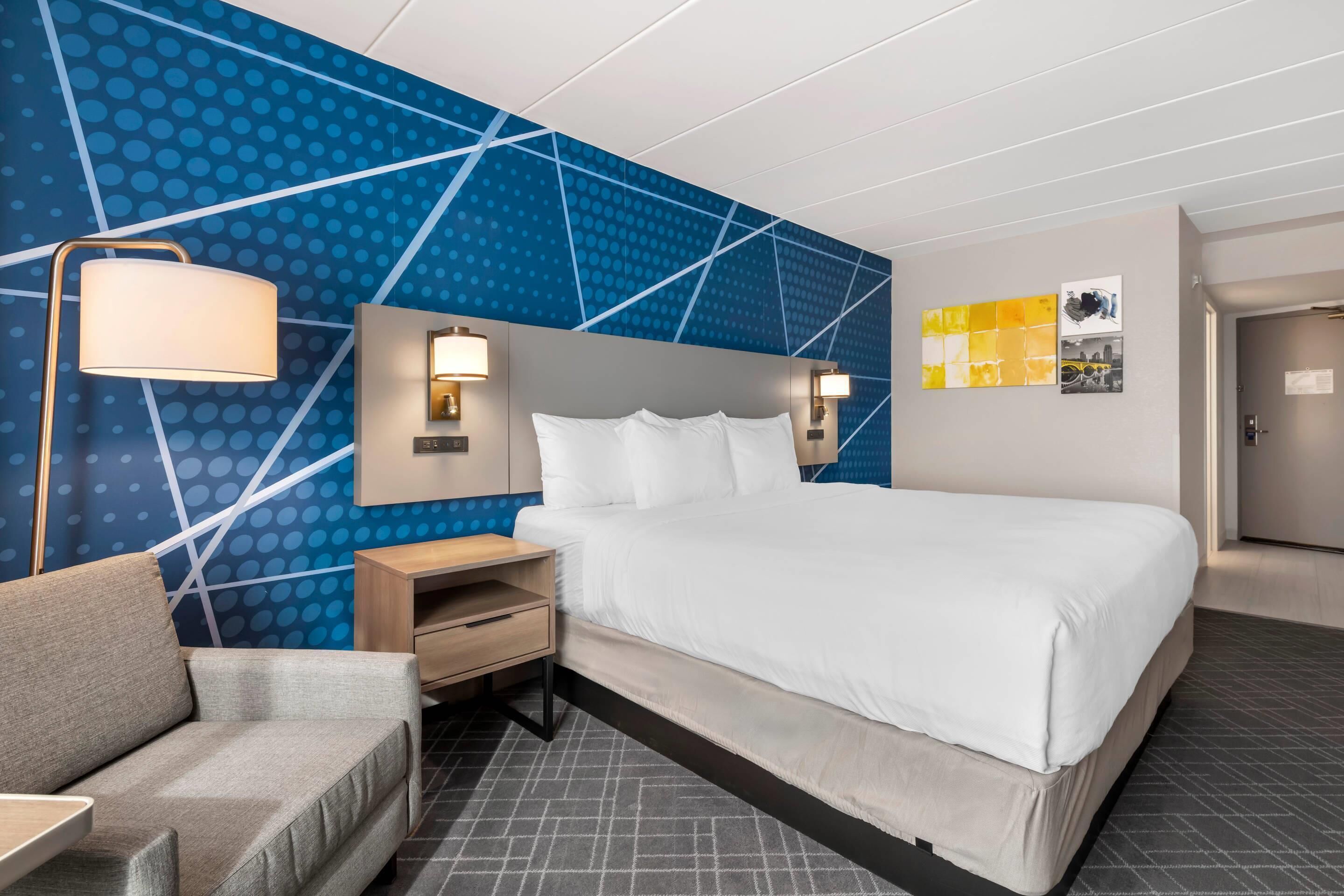 Standard Room, 1 King Bed, Non Smoking | Pillowtop beds, individually furnished, desk, laptop workspace