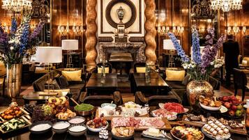 Daily buffet breakfast for a fee