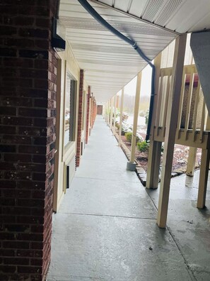 Exterior - Travelodge by Wyndham Sellersburg / Louisville North (Sellersburg)