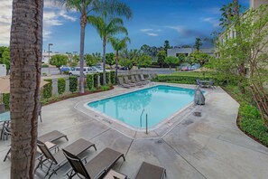 Outdoor pool - Good Nite Inn Buena Park (Buena Park)