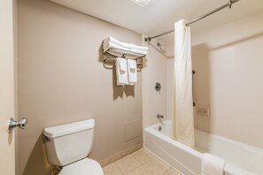 Standard Room | Bathroom | Hair dryer, towels