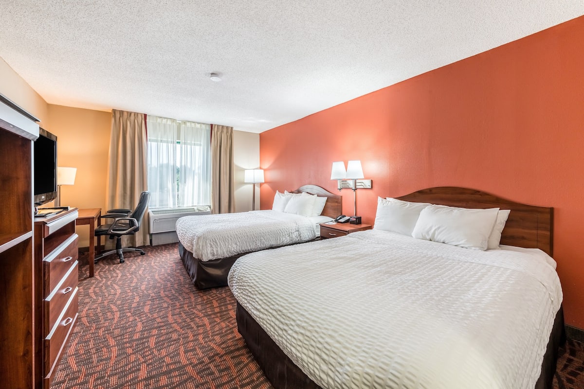 1 bedroom, premium bedding, individually furnished, desk