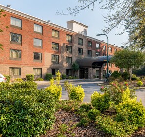 Exterior -  Lake Norman Inn and Suites (Cornelius)