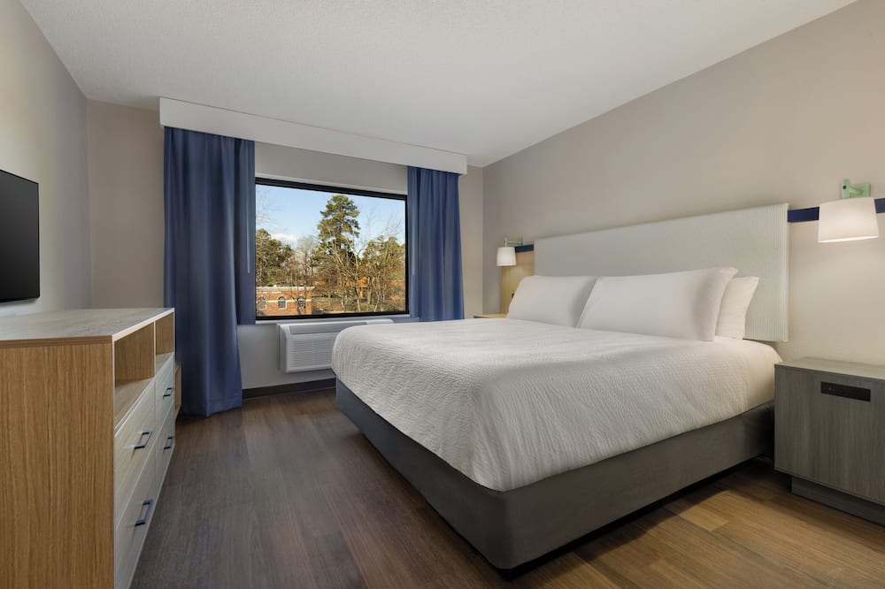 Lake Norman Inn and Suites