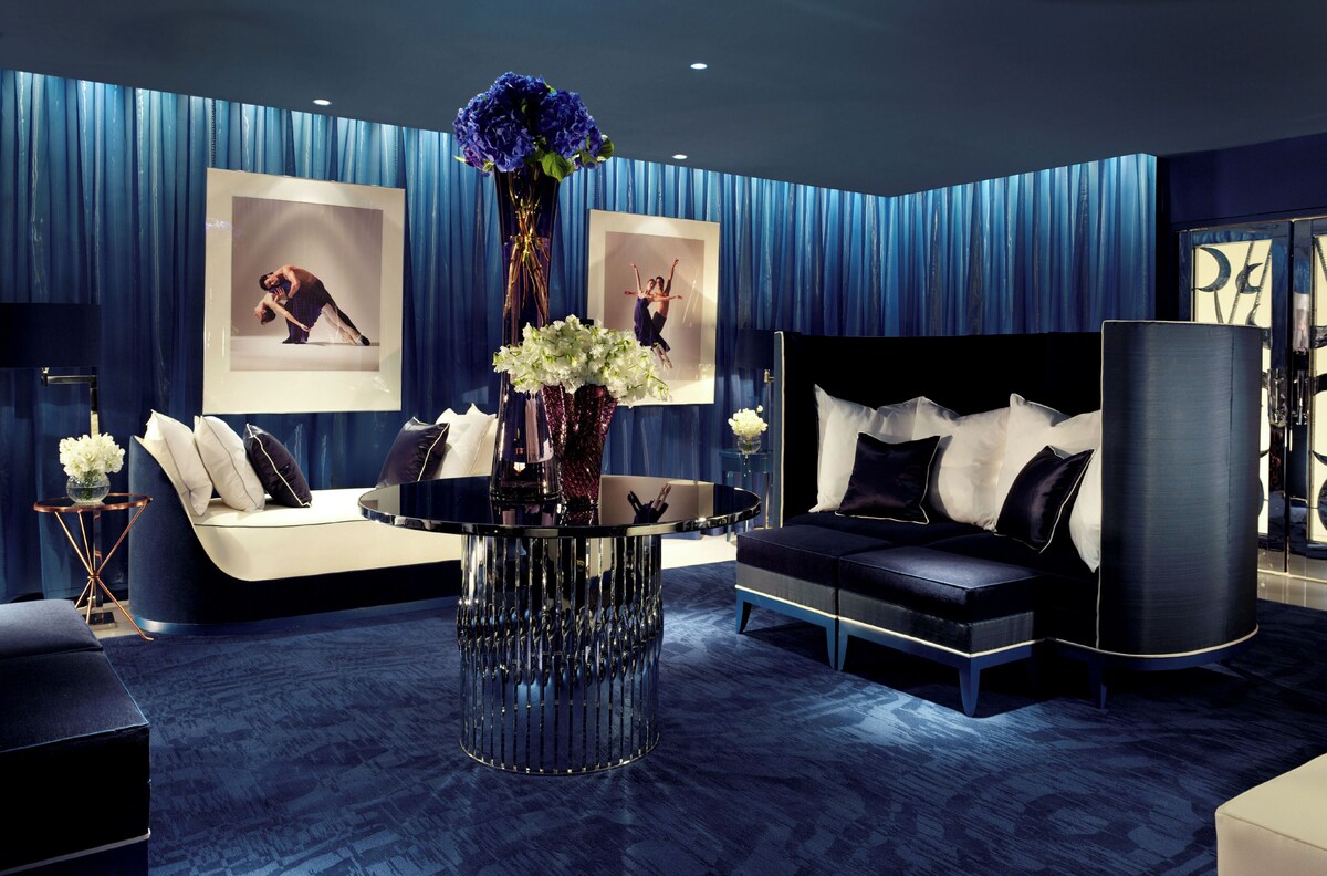 Couples treatment rooms, steam room, body treatments, aromatherapy
