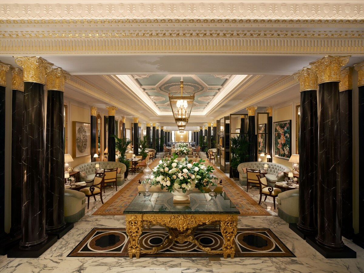 Dorchester Hotel, 4 restaurants, breakfast, lunch, dinner served; French cuisine