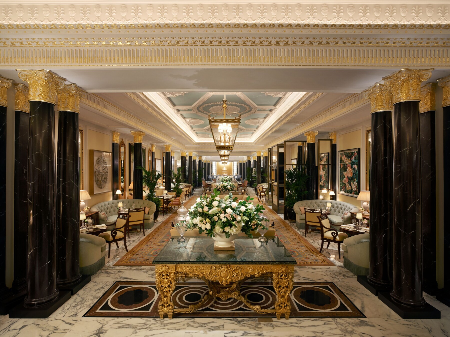 4 restaurants; breakfast, lunch and dinner served 
