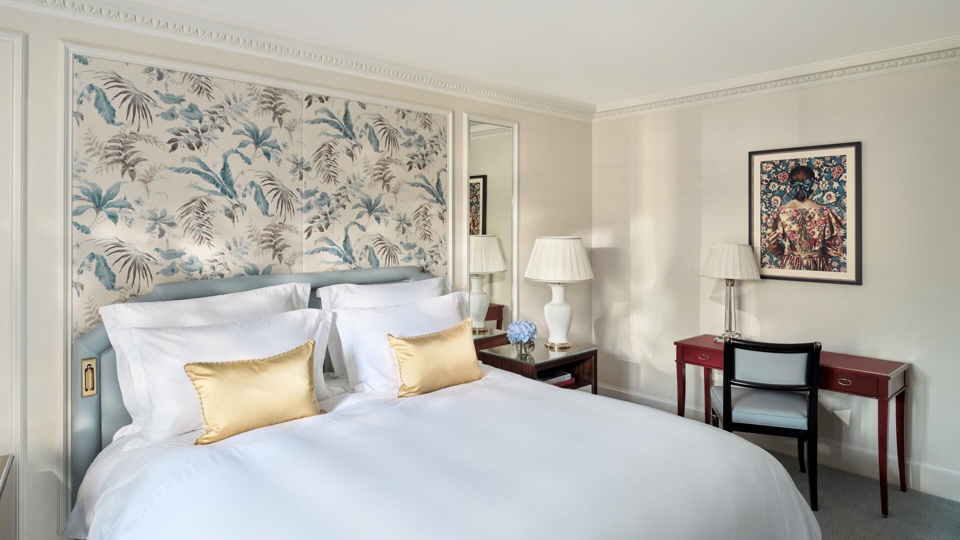 Room (Prestige) | Premium bedding, minibar, in-room safe, individually decorated
