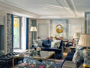 Suite (Hyde Park) | Living area | Flat-screen TV, DVD player, iPod dock - The Dorchester (London)