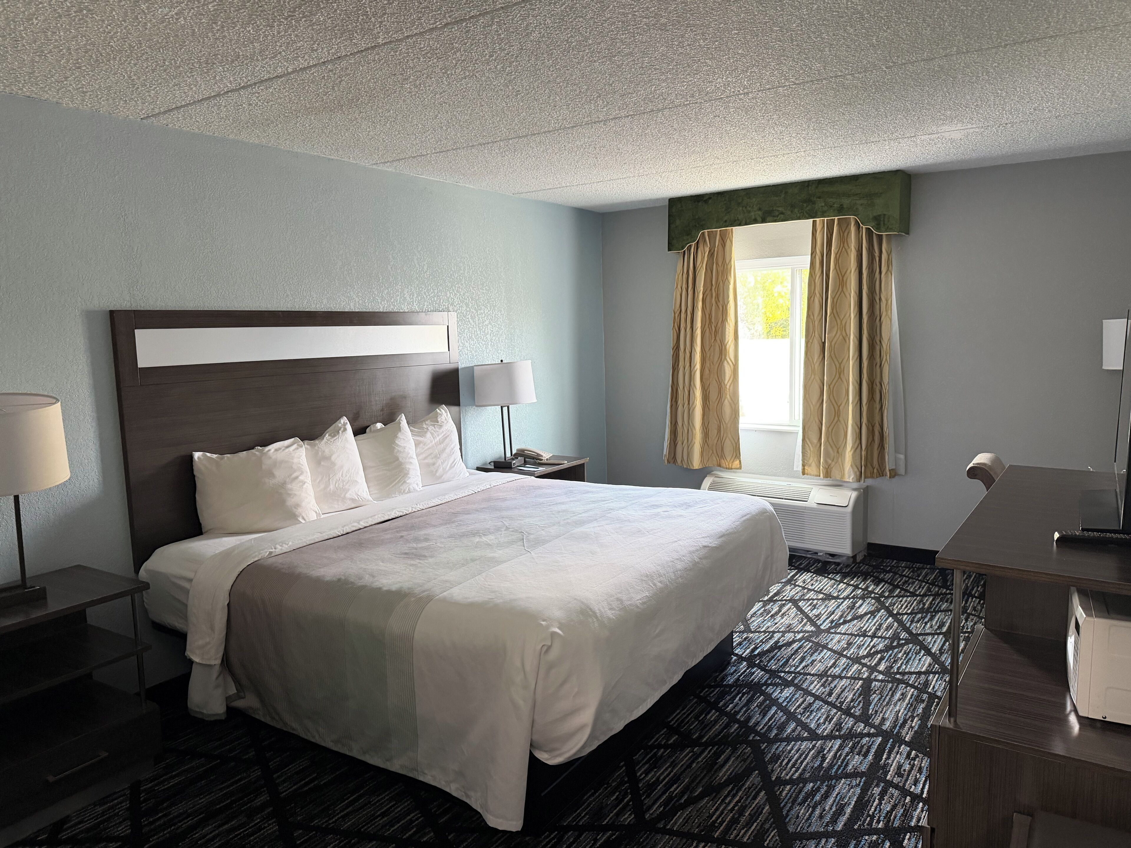 1 bedroom, premium bedding, desk, iron/ironing board