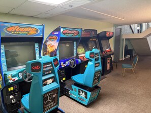 Game room - Q Lodge (Coldwater)