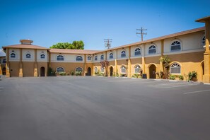 Exterior - Best Western Bishop Lodge (Bishop)