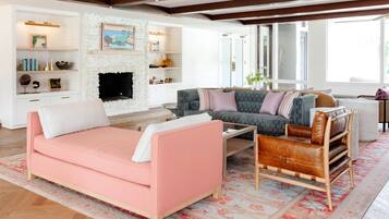 Área de estar no saguão