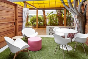 Zimmer, 1 King-Bett, Terrasse