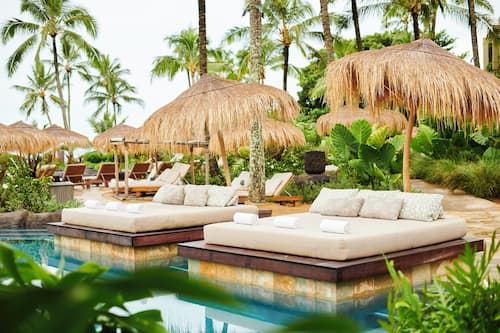 2 piscines extérieures, cabanas (supplément), parasols