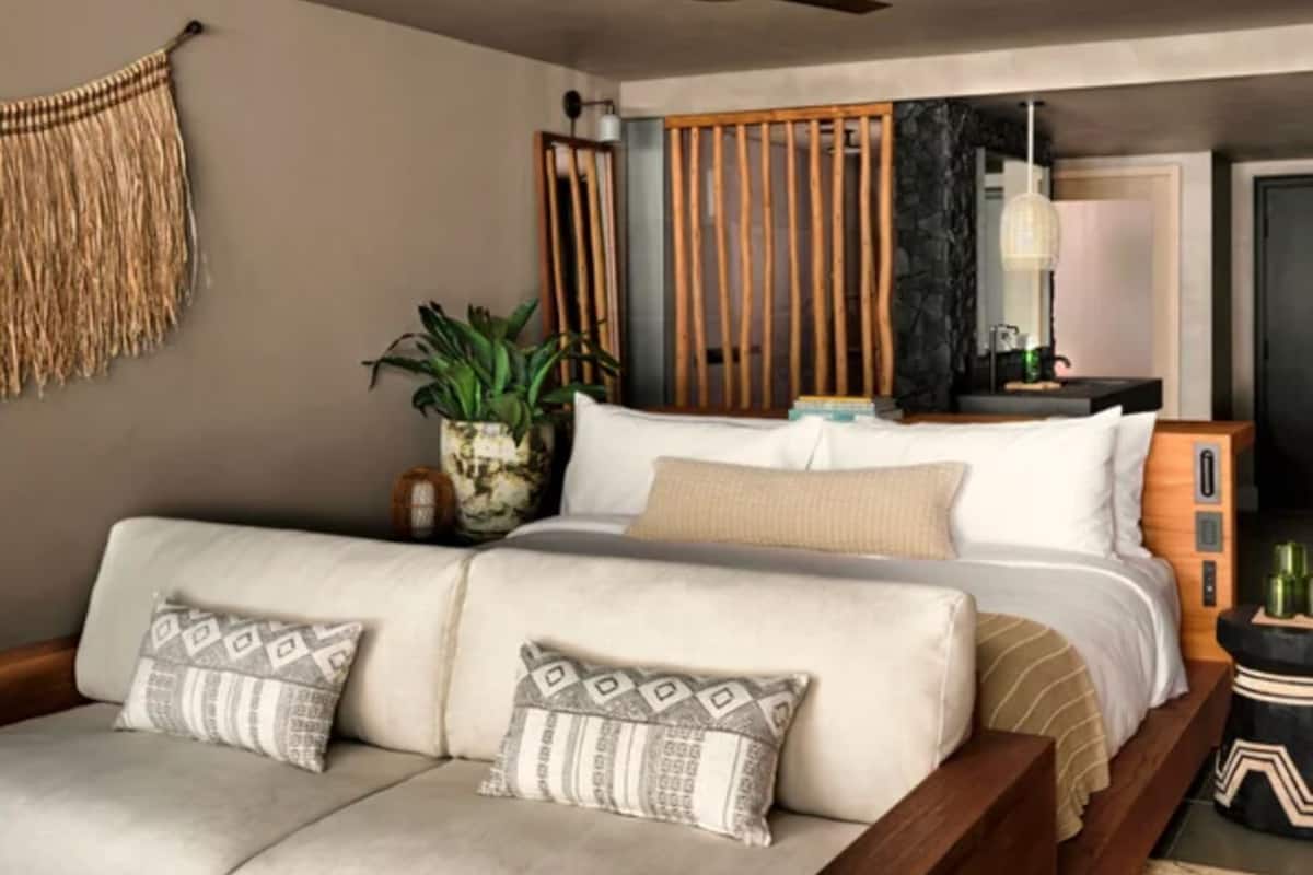 1 bedroom, hypo-allergenic bedding, minibar, in-room safe
