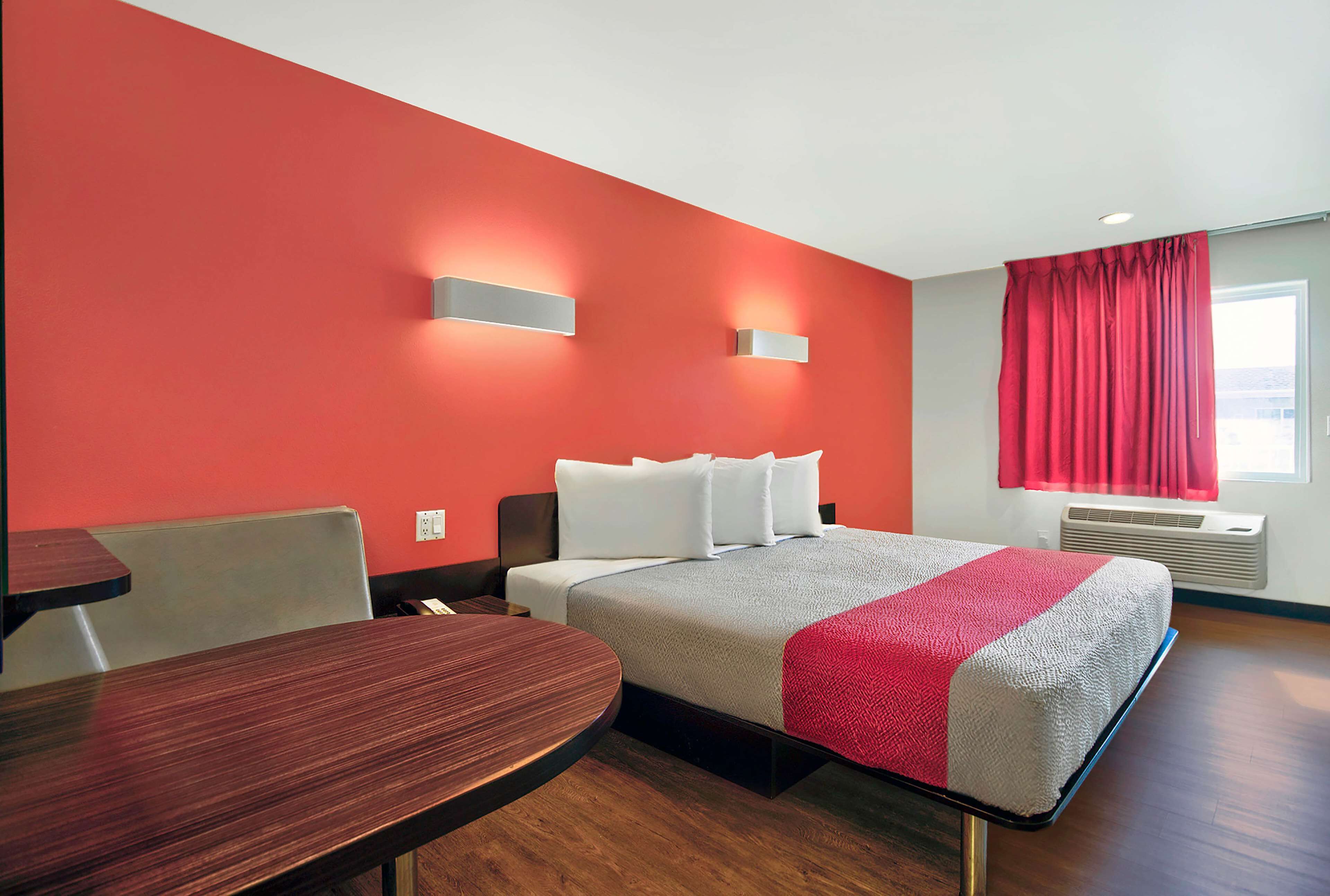 書桌、熨斗/熨衫板、免費 Wi-Fi、床單