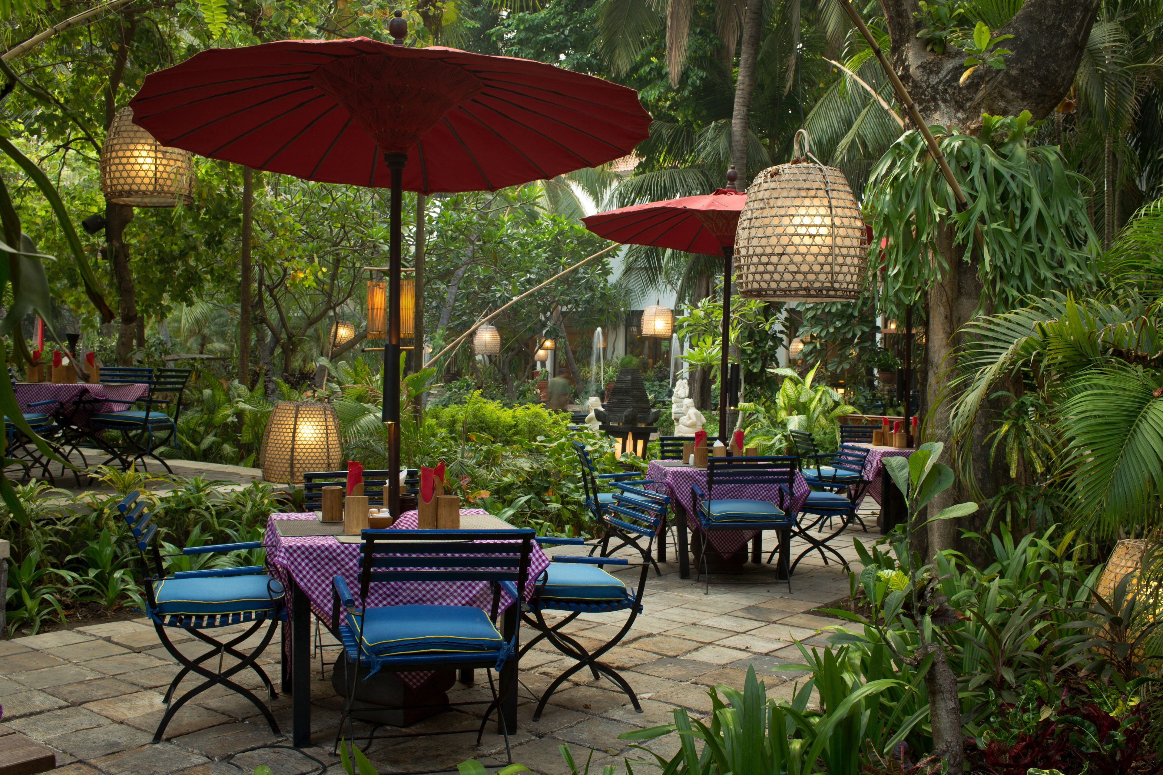 4 restaurants, breakfast, lunch, dinner served; japanese cuisine