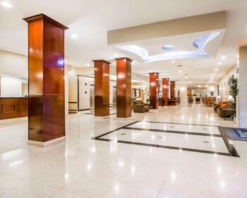 Hotel entrance and lobby at North Miami Beach Gardens Inn & Suites
