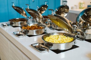 Daily full breakfast for a fee