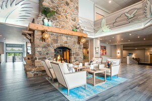 Área de estar no saguão