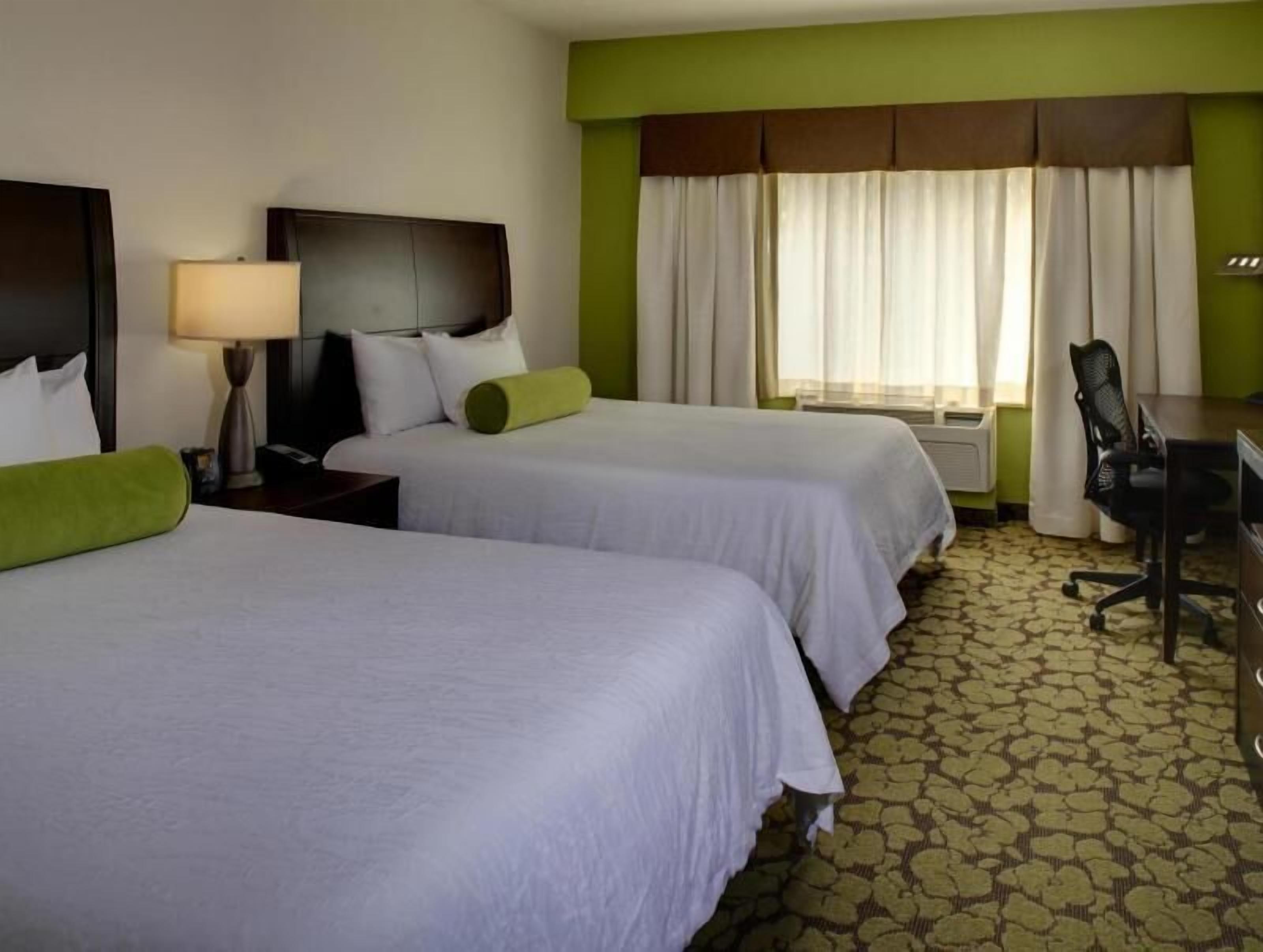 Premium bedding, in-room safe, desk, laptop workspace