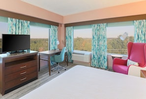 Room, 1 King Bed, Corner | Premium bedding, in-room safe, desk, laptop workspace