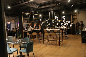 Daily buffet breakfast for a fee - Swissôtel Amsterdam (Amsterdam)