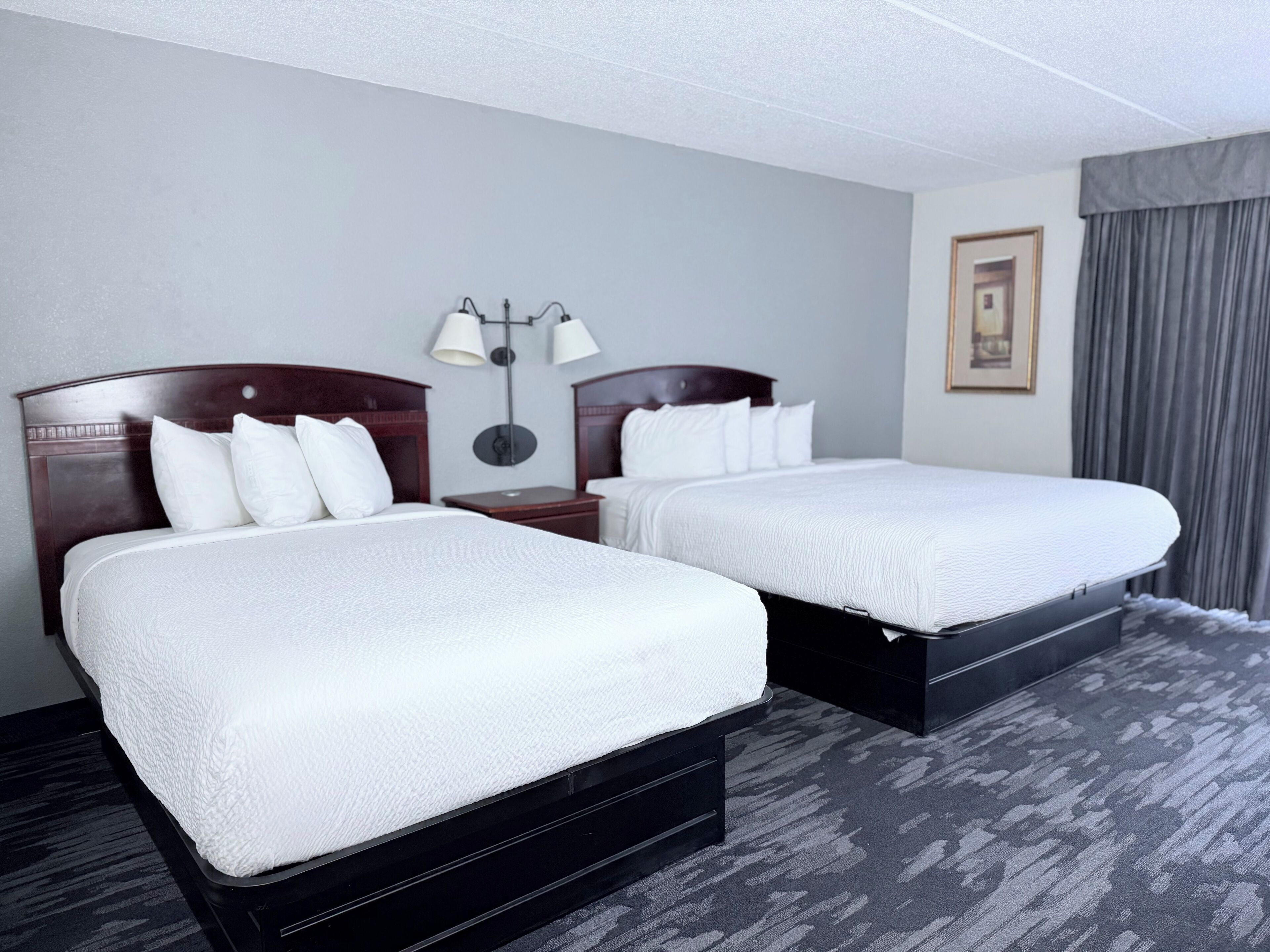 Huone, 2 parisänkyä, tupakointi kielletty | Työpöytä, kannettavalle tietokoneelle sopiva työtila