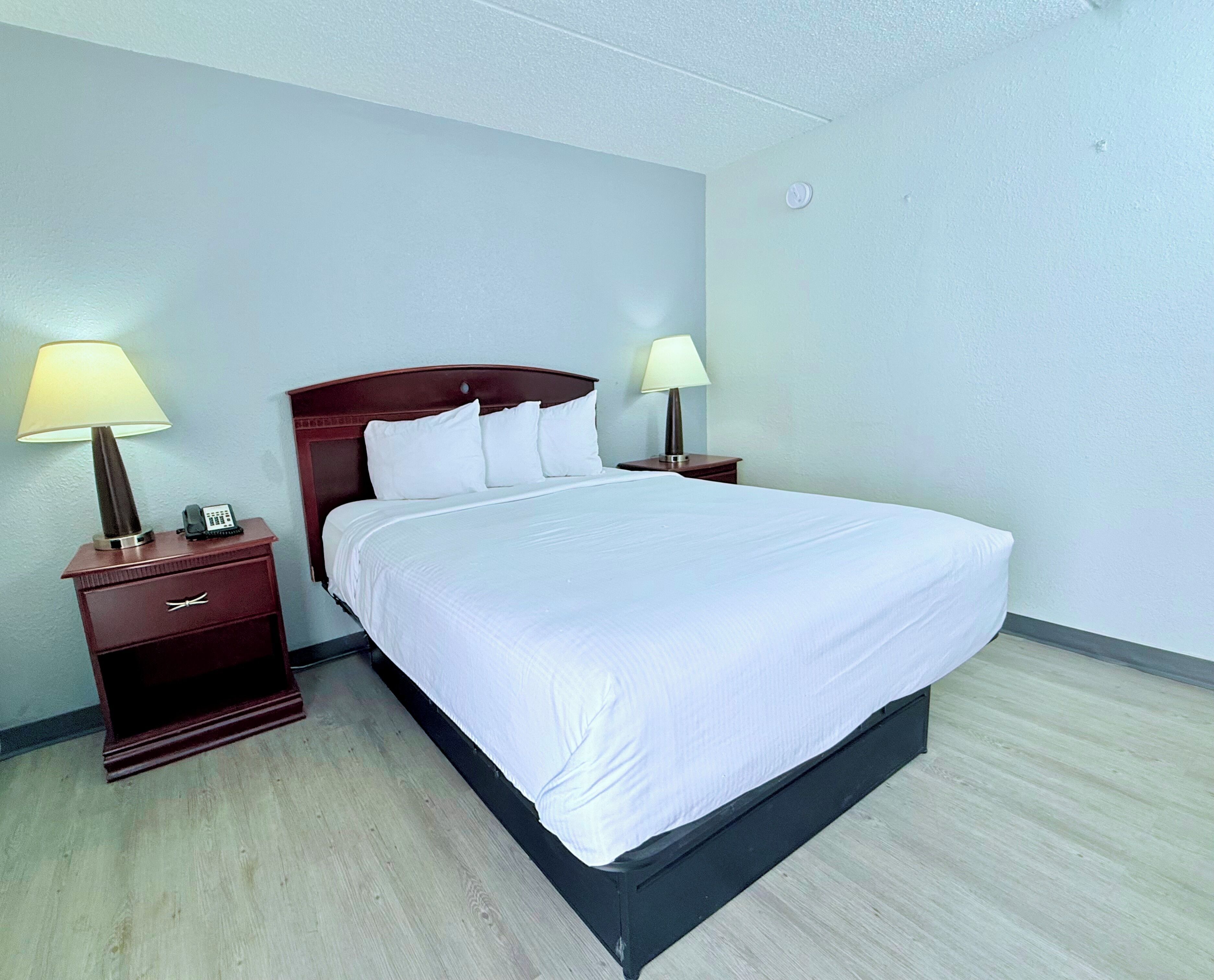 Huone, 1 keskisuuri parisänky, tupakointi kielletty (Pet Friendly) | Työpöytä, kannettavalle tietokoneelle sopiva työtila