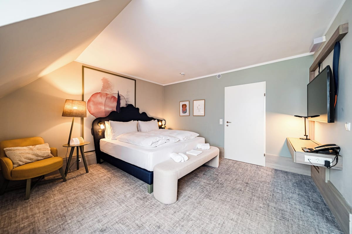 Standard Room, 1 Double Bed (Walk-In Shower)