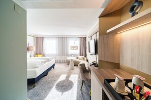 1 bedroom, premium bedding, minibar, in-room safe