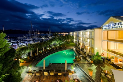 Protea Hotel by Marriott Knysna Quays