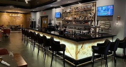 The Roslyn, Tapestry Collection by Hilton