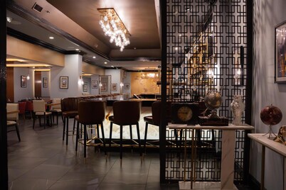 The Roslyn, Tapestry Collection by Hilton