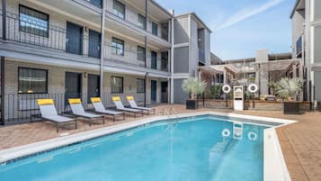 Outdoor pool, pool umbrellas