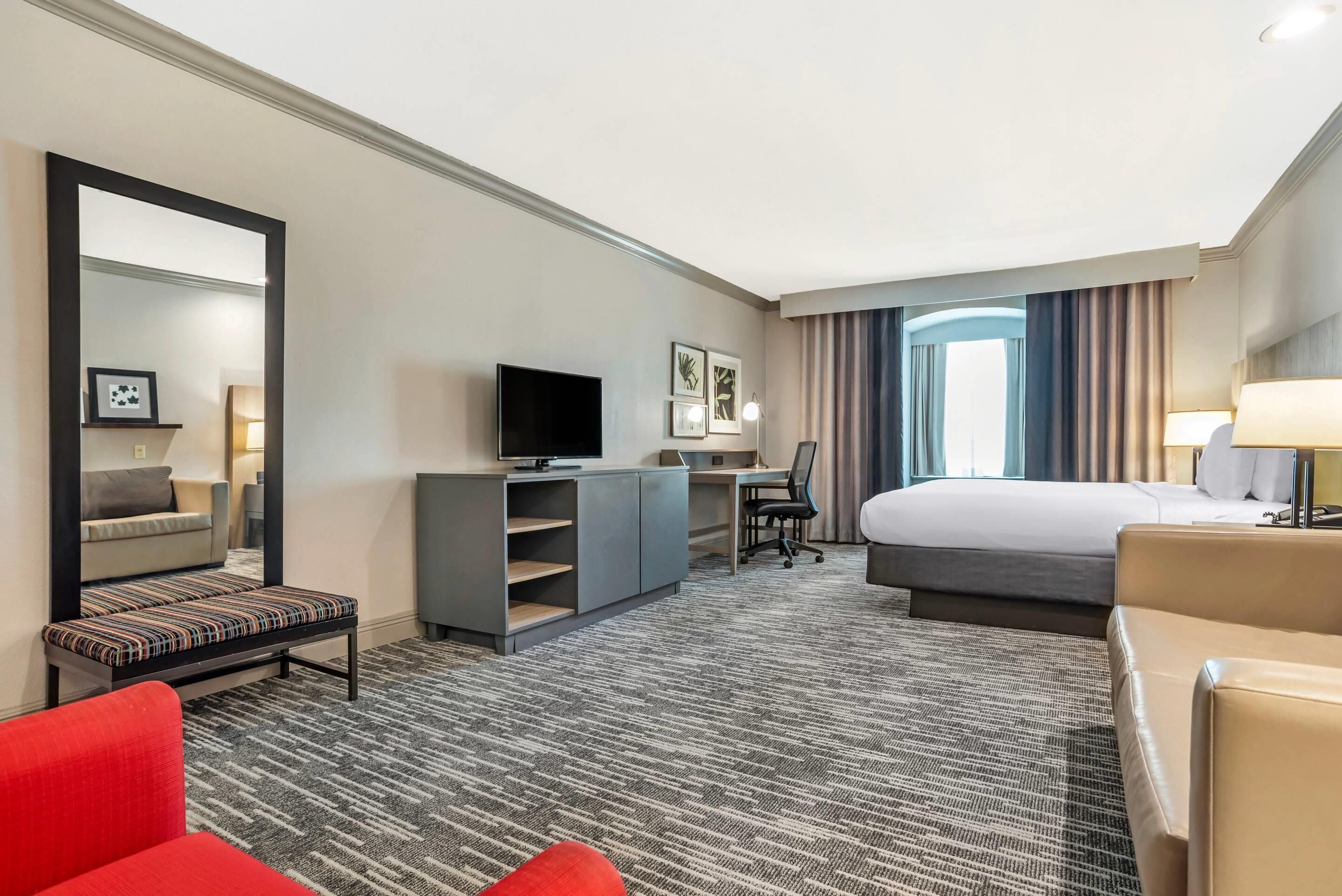 Studio Suite, 1 King Bed with Sofa bed, Non Smoking | Premium bedding, in-room safe, desk, laptop workspace