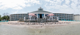 Breakers Resort & Beach Bar