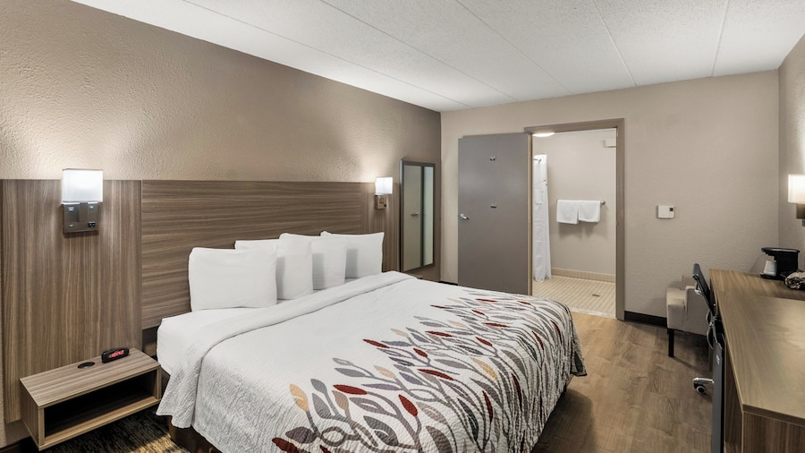 Red Roof Inn Enfield