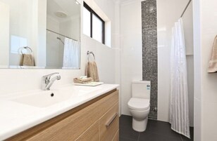 Shower, eco-friendly toiletries, hair dryer, towels