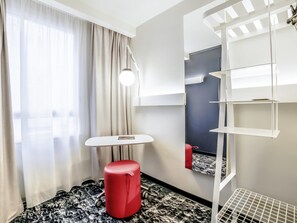 标准双人房, 1 张双人床 | 高档床上用品、办公桌、笔记本电脑工作区、遮光窗帘