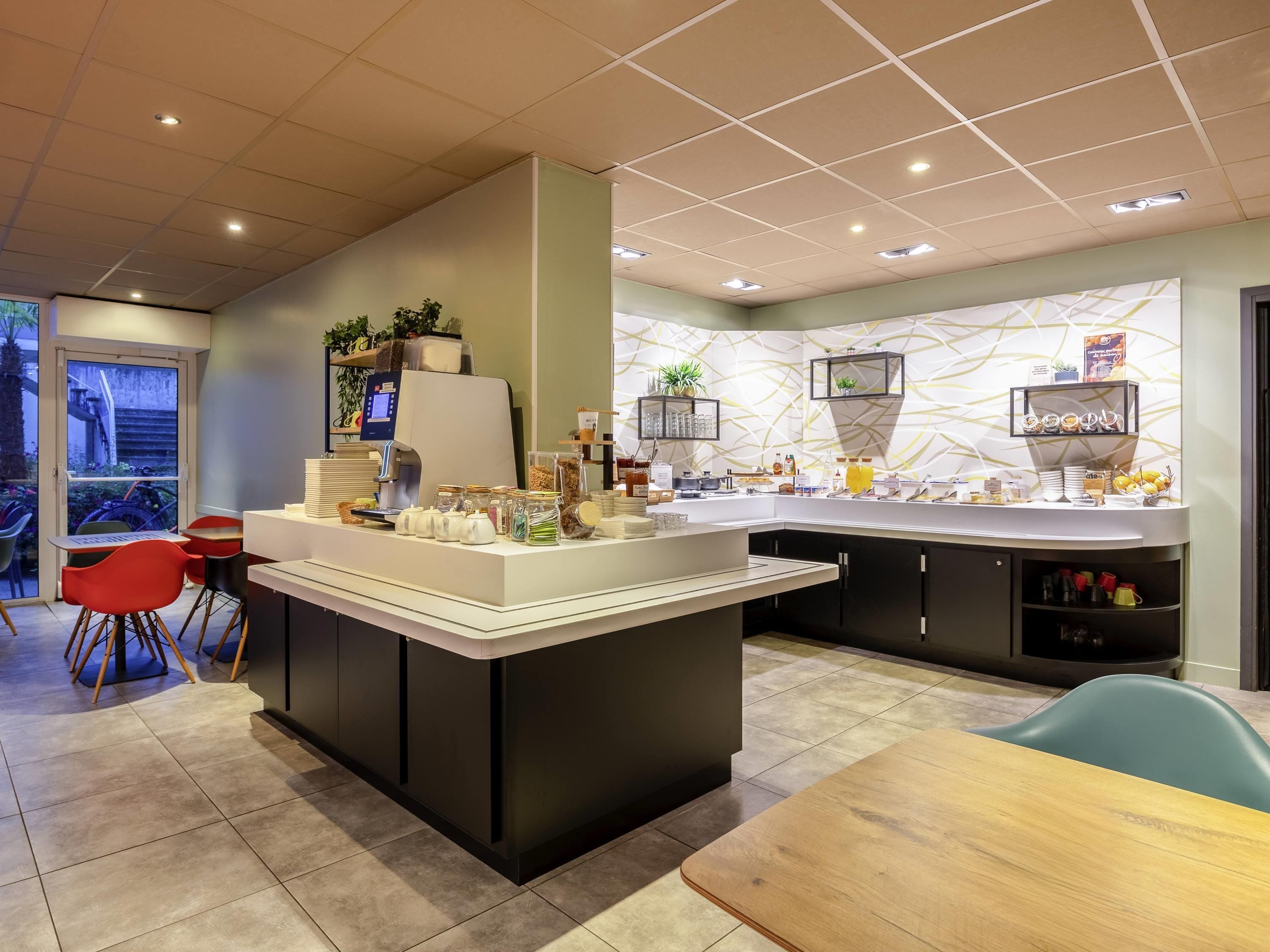 Daily buffet breakfast (EUR 10.5 per person)