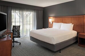 Schreibtisch, laptopgeeigneter Arbeitsplatz, Verdunkelungsvorhänge