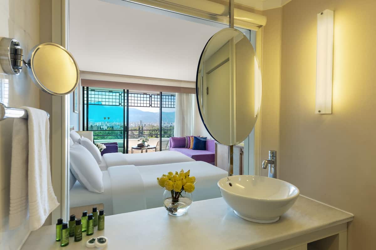 shower, rainfall showerhead, eco-friendly toiletries, hair dryer