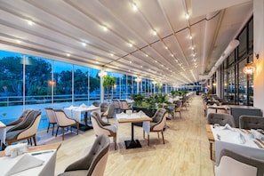6 restaurants; breakfast, lunch, and dinner served - Rixos Downtown Antalya All Inclusive - The Land of Legends Access (Antalya)