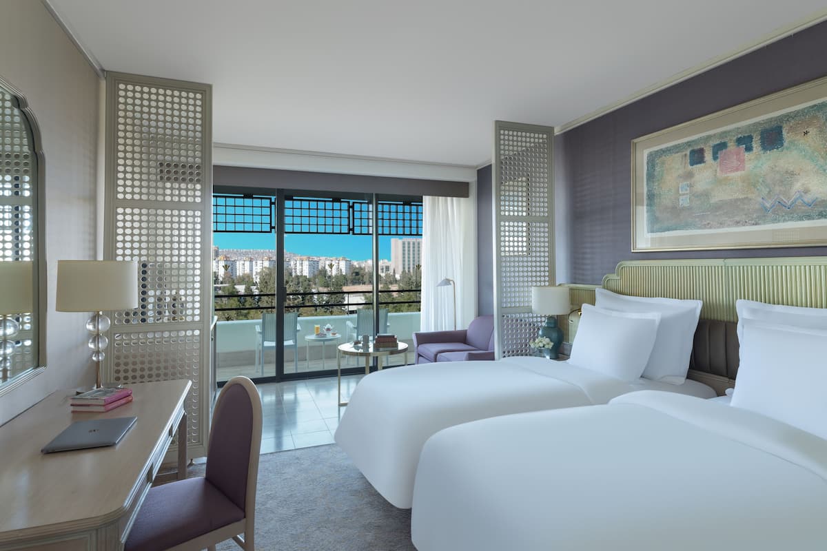 premium bedding, minibar, in-room safe, blackout curtains