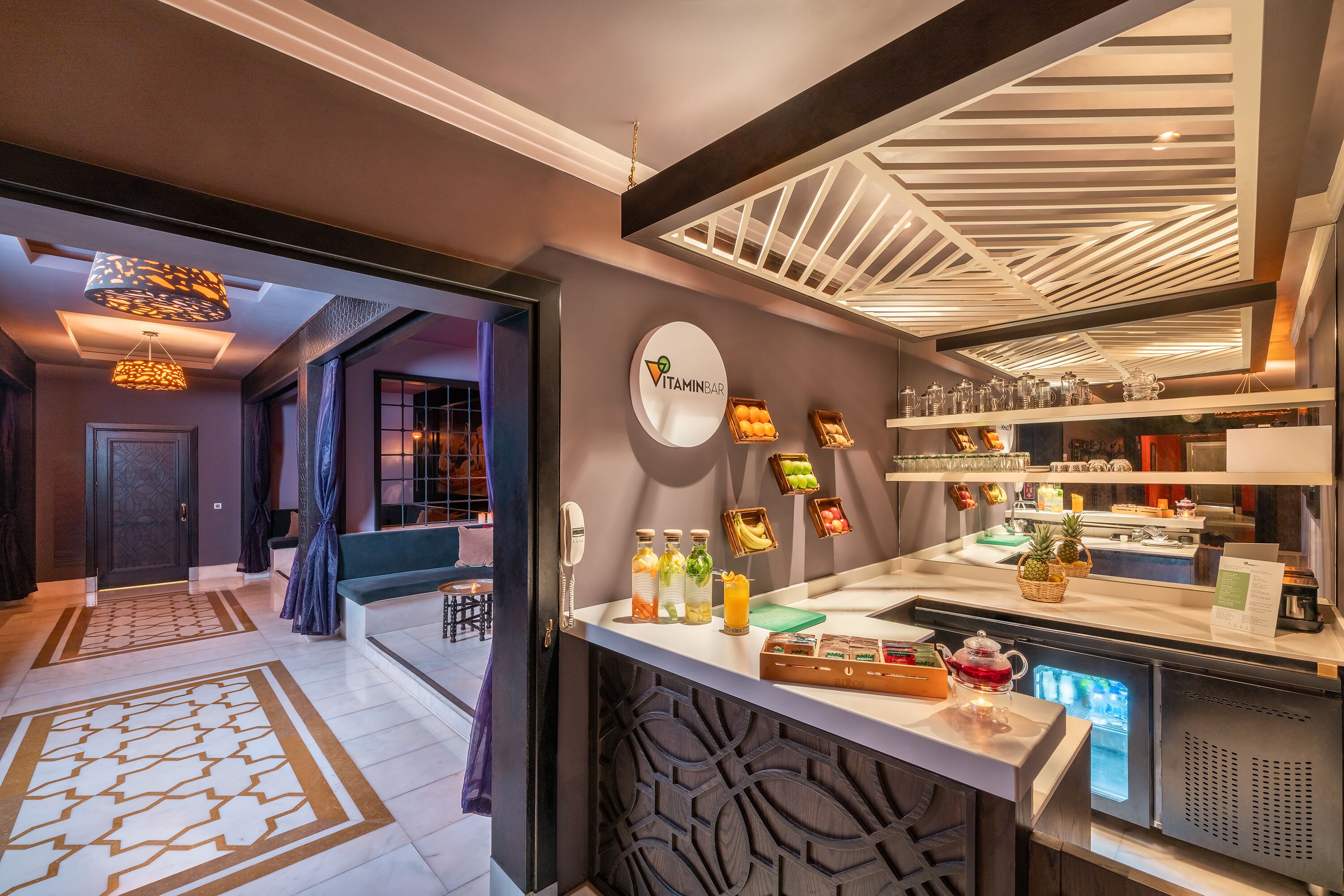 3 bars/lounges, lobby lounge, cocktail bar, cocktail bar