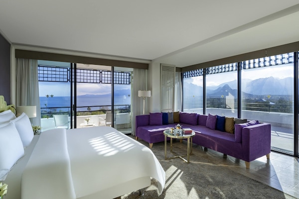 Ropa de cama de alta calidad y minibar